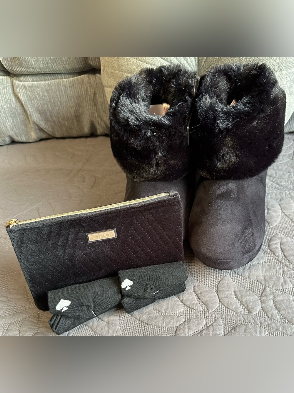 Brand New La Vie En Rose Black Faux Fur Boot Slippers with Makeup Pouch & Socks